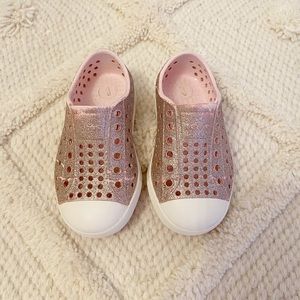 Native Shoes Pink Sparkles Toddler Girl’s Size 7